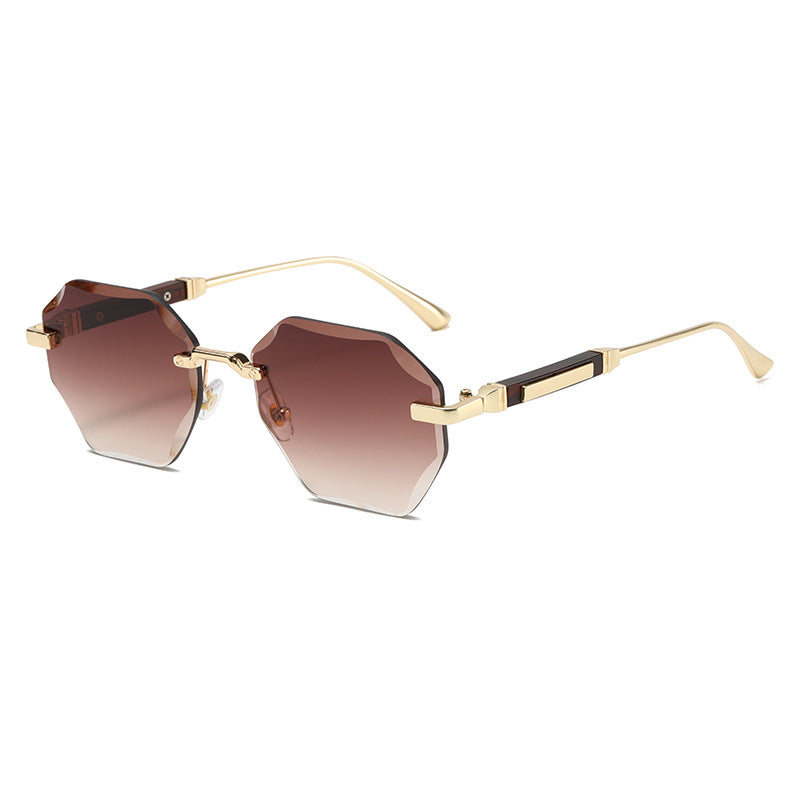 Luxuriöse polygonale Sonnenbrille mit Farbverlauf