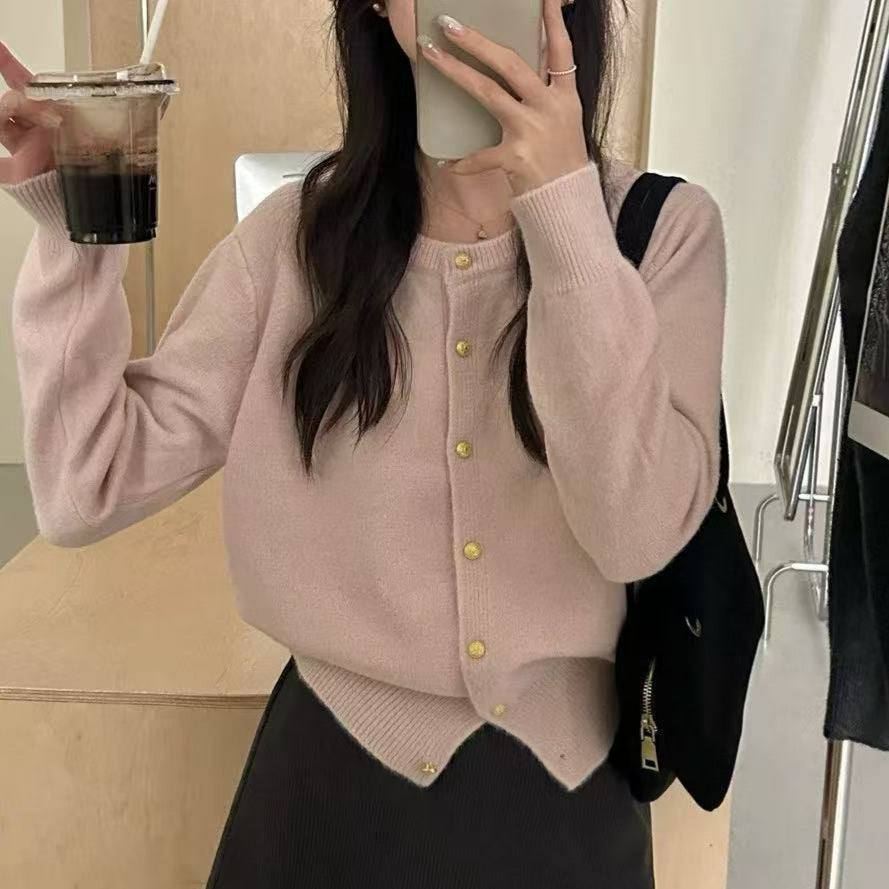 Vielseitiger Cardigan mit Goldknöpfen