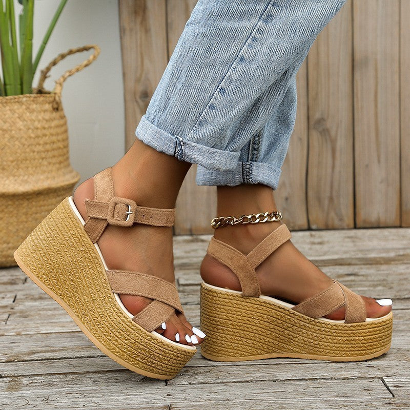 Plattform-Sandalen aus Sued – Bild 4 | LuxeStyle