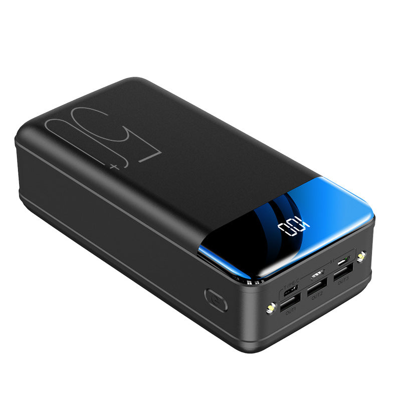 Outdoor Powerbank mit 50000 mAh Kapazität