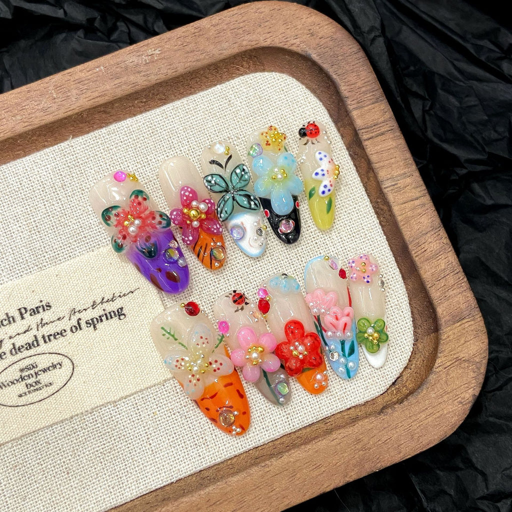 Island Elf: Französische 3D-Blumen & Insekten Nägel – Ansicht 4