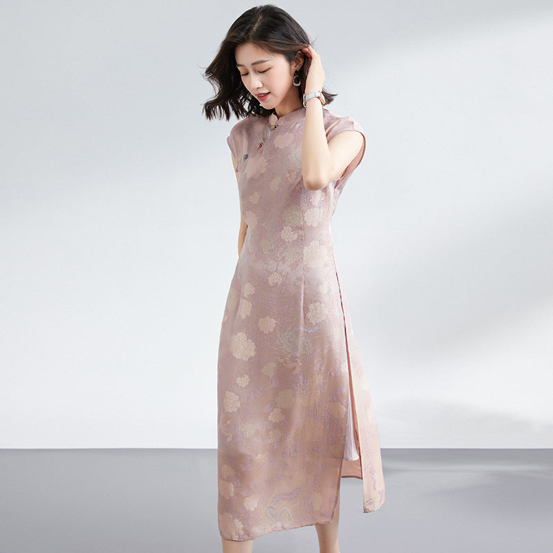 Elegantes Seidenkleid im chinesischen Stil | LuxeStyle