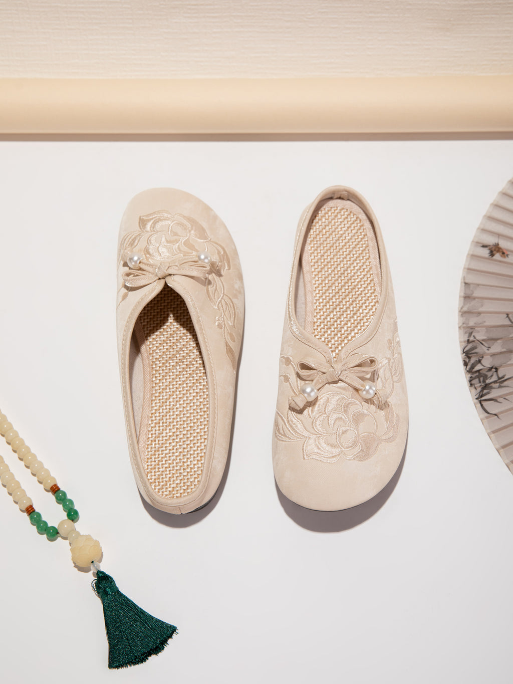 Bestickte Mules – Beige, elegant & bequem