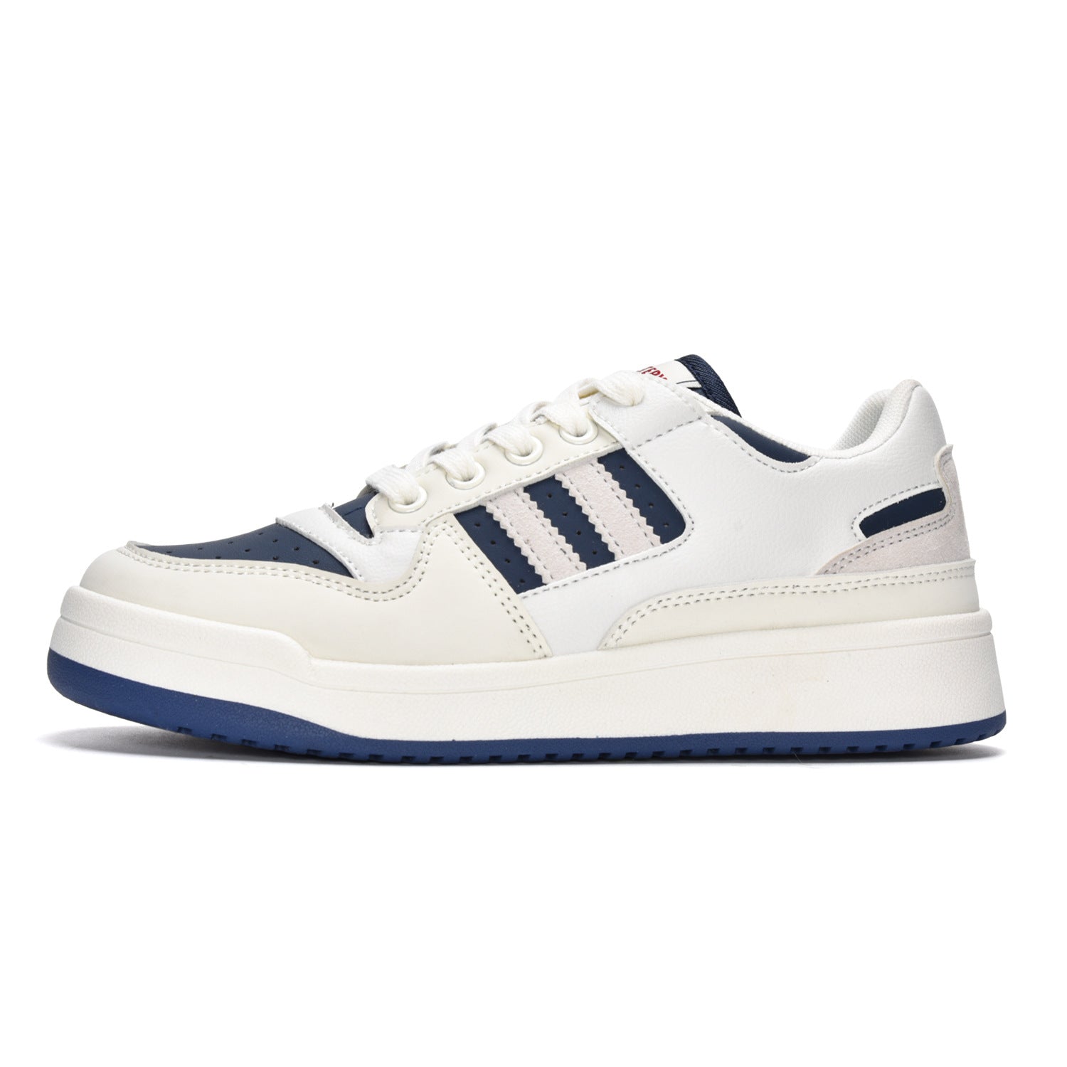 Modische Freizeitschuhe mit leichter Erhöhung