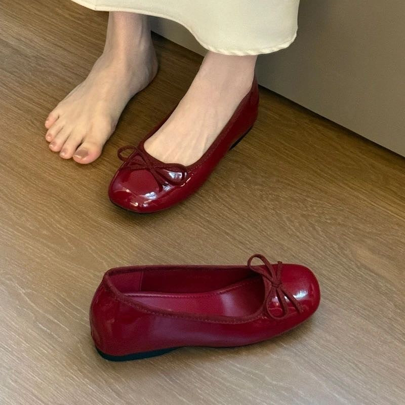 Französische Mary Janes mit verstecktem Plateau