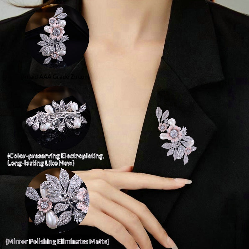 Silberne Blumen- und Perlenbrosche | LuxeStyle