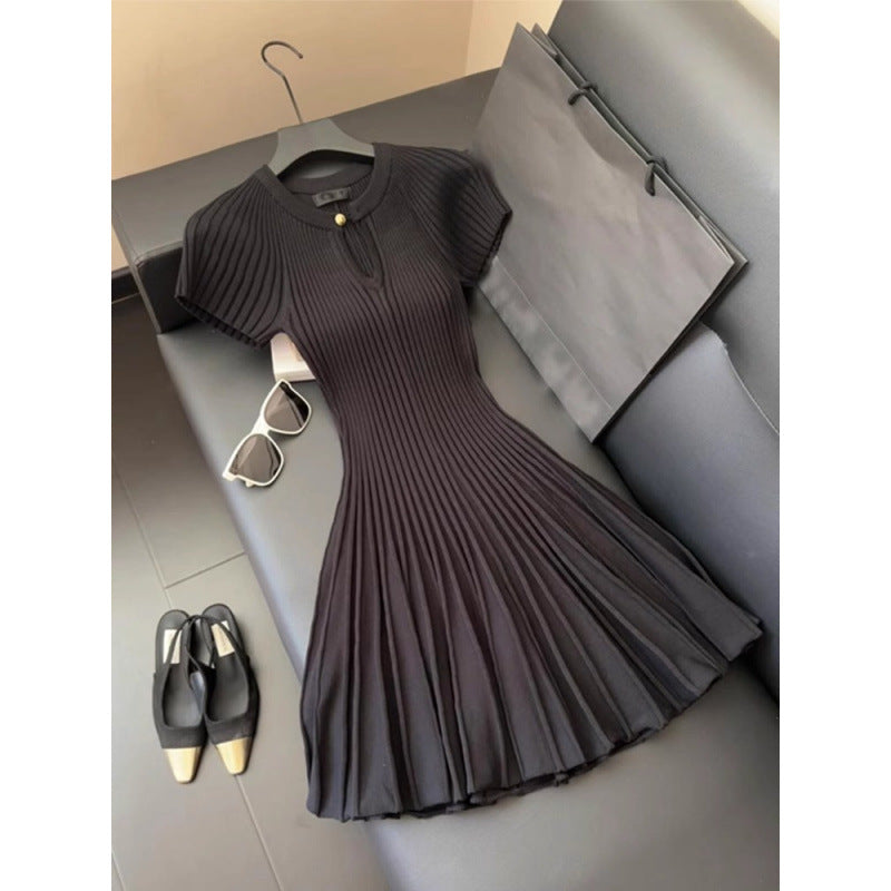 Elegantes Strickkleid mit Taillengürtel – Bild 2 | LuxeStyle