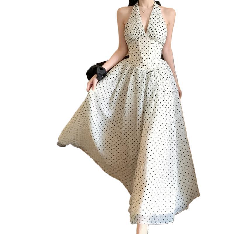Rückenfreies Neckholder-Kleid mit V-Ausschnitt | LuxeStyle