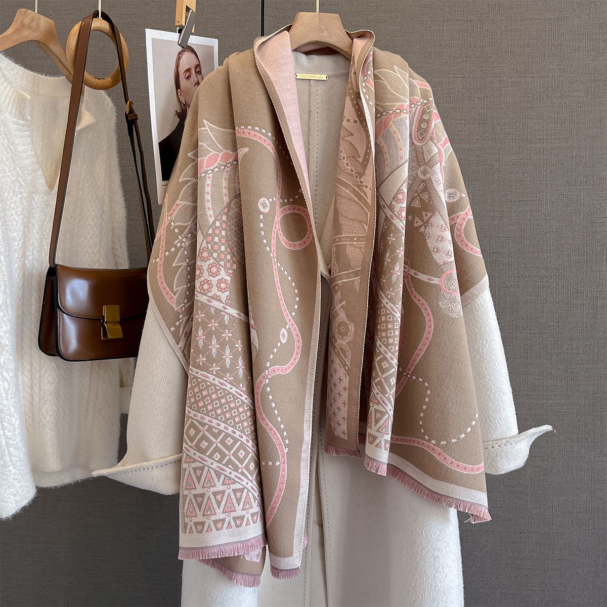 Schal mit Pferdemuster – Bild 7 | LuxeStyle