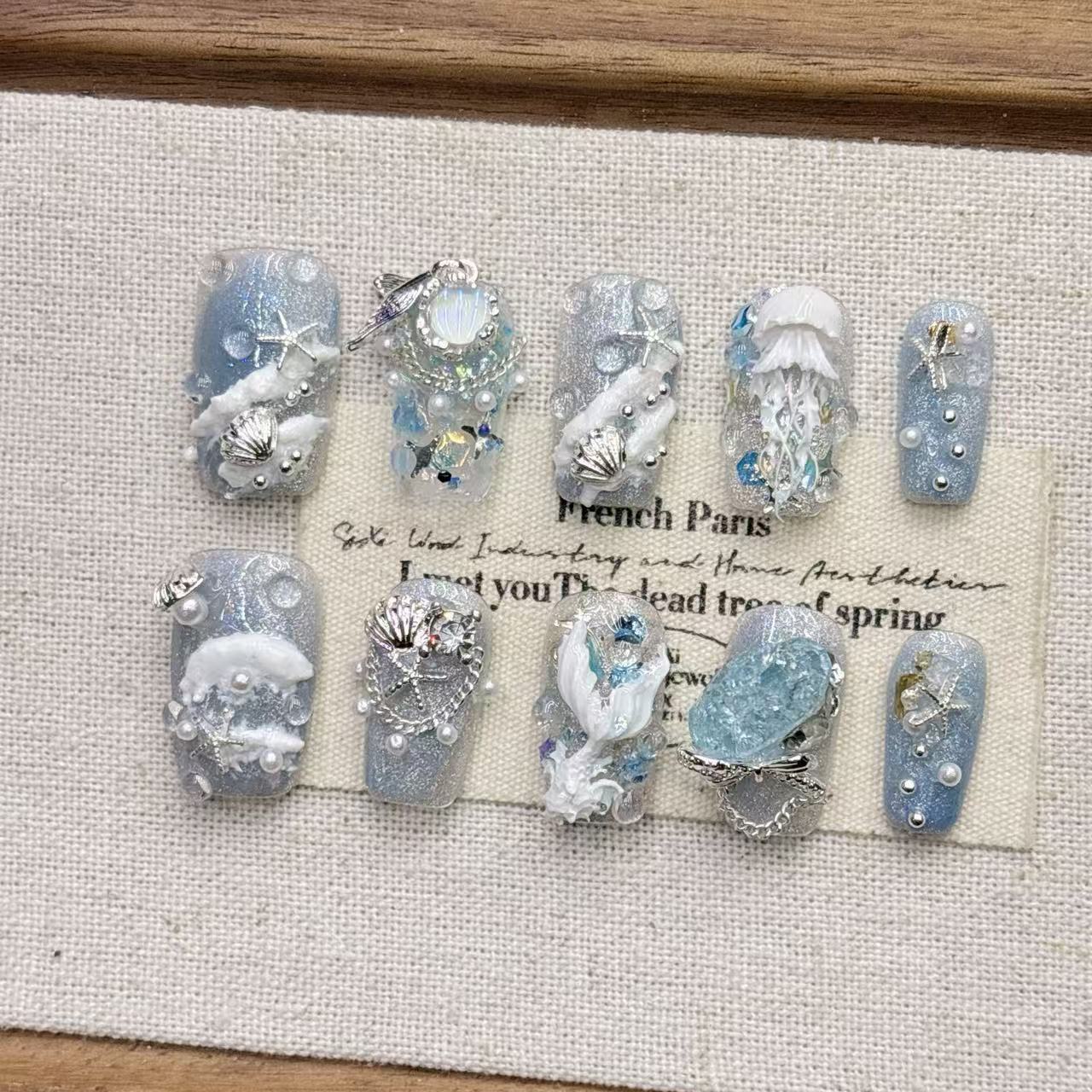 Handgemachte Wearable Nails