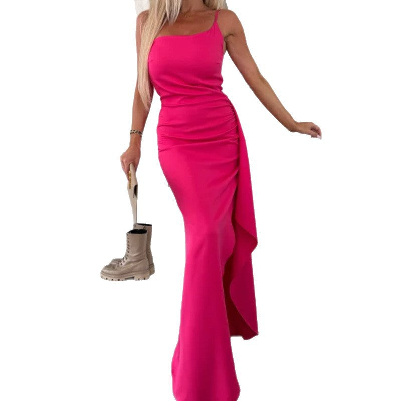 Elegantes, figurbetontes Sommerkleid mit Schlitz