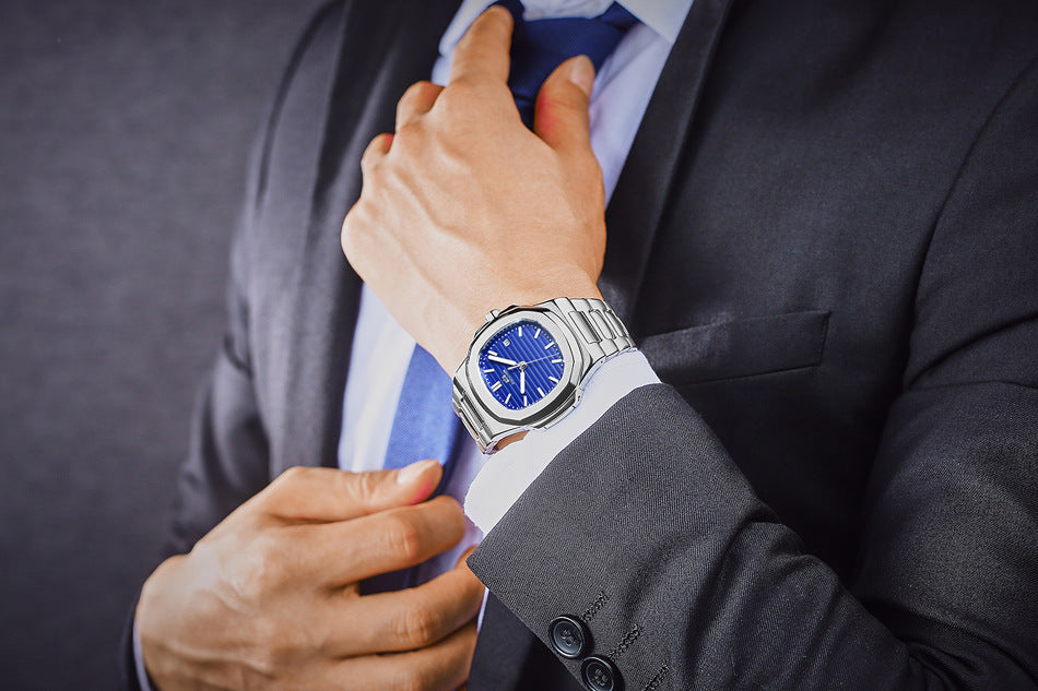 Mechanische Herrenuhr mit Leuchtzeiger und Kalender – Bild 5 | LuxeStyle