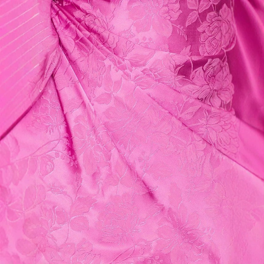 Mini-Kleid mit Stehkragen und Cut-Out