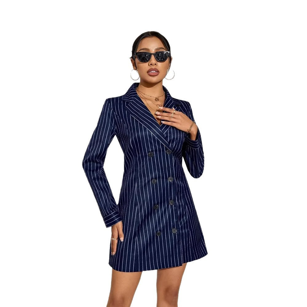 Elegantes marineblaues Kleid mit Reverskragen