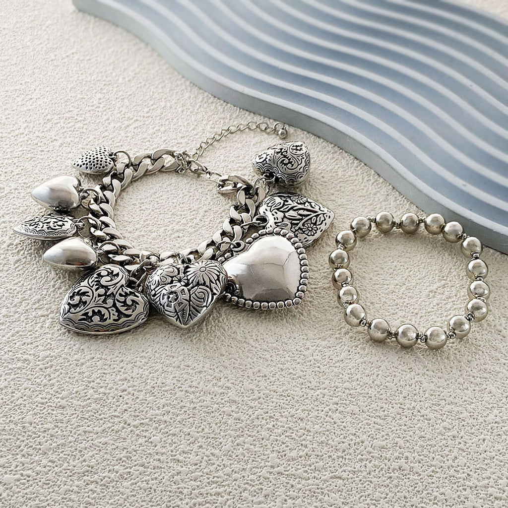 Doppellagiges Armband mit Herzanhänger – Bild 4 | LuxeStyle
