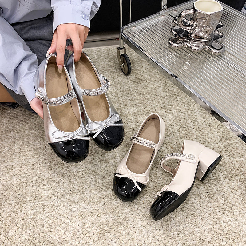 Mary Jane Slip-On Schuhe mit Kettenverzierung