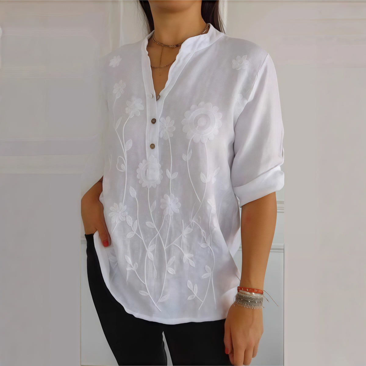 Damen Langarmshirt mit V-Ausschnitt und Stickerei – Bild 6 | LuxeStyle