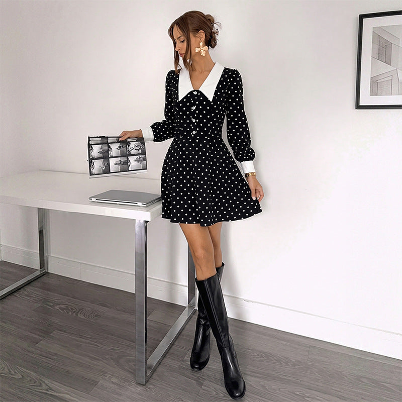 Eleganz trifft Polka Dots: Mini A-Linienkleid