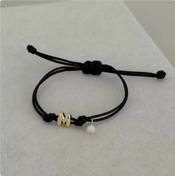 Buntes Buchstaben-Armband – Bild 5 | LuxeStyle