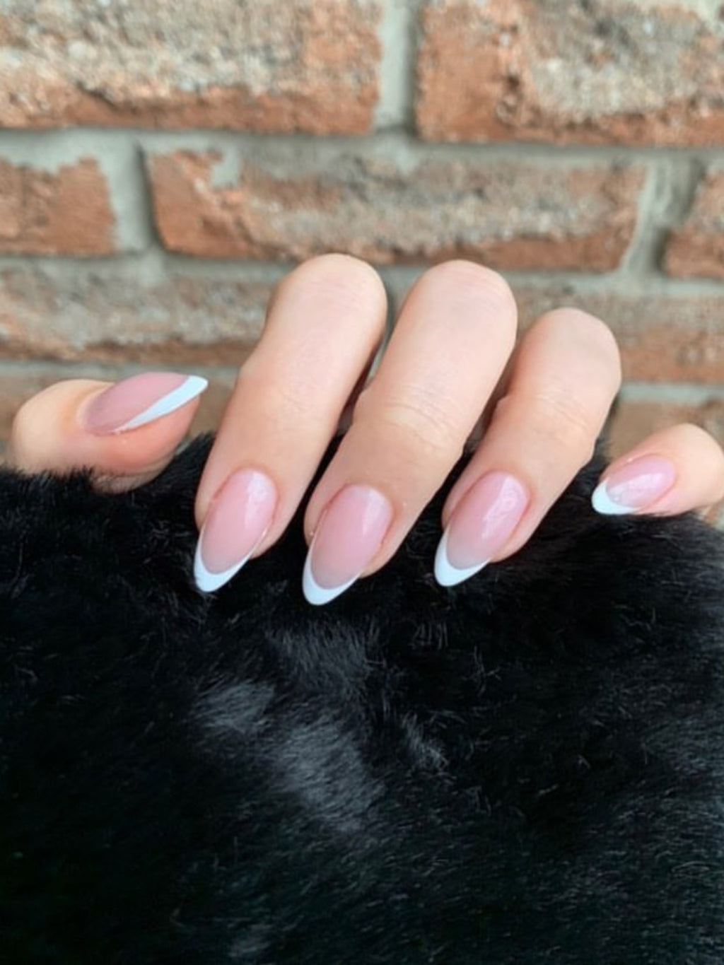Mandel-Maniküre mit Blush-Effekt – Bild 5 | LuxeStyle