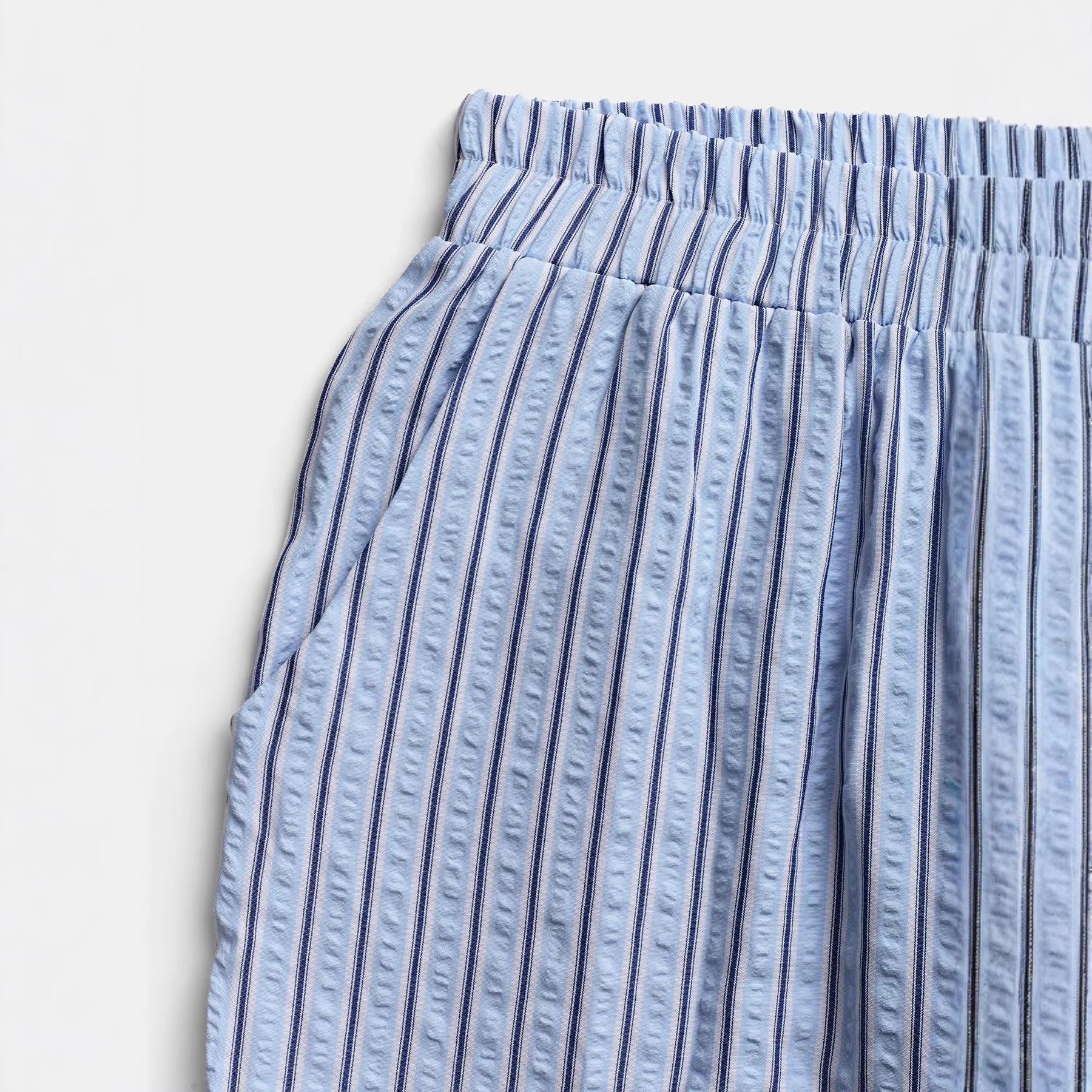 Gestreifte Wide-Leg Hose im Yamamoto-Stil