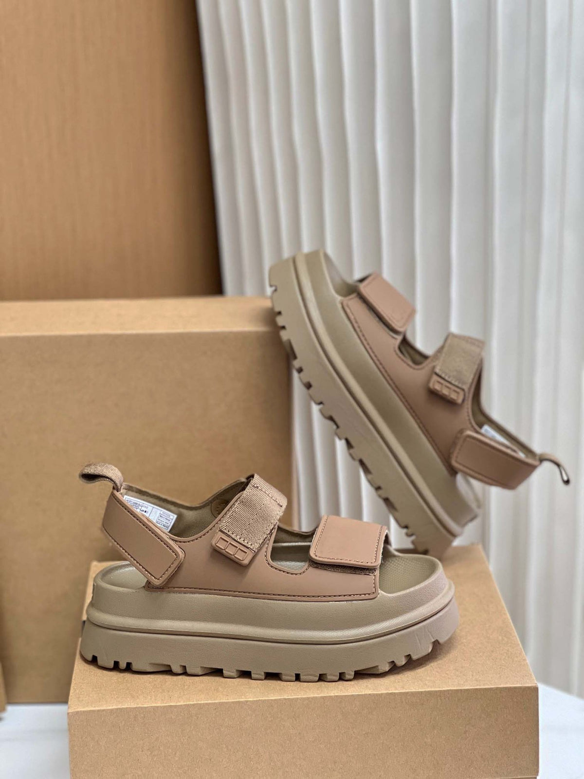 Bequeme Velcro Sandalen mit dicker Sohle | LuxeStyle