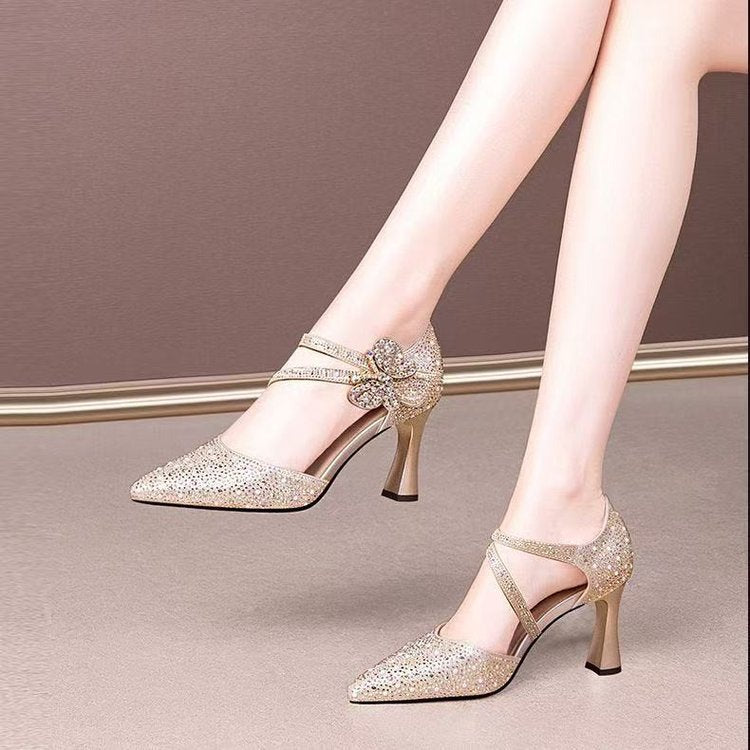Elegante goldene High Heels aus weichem Leder