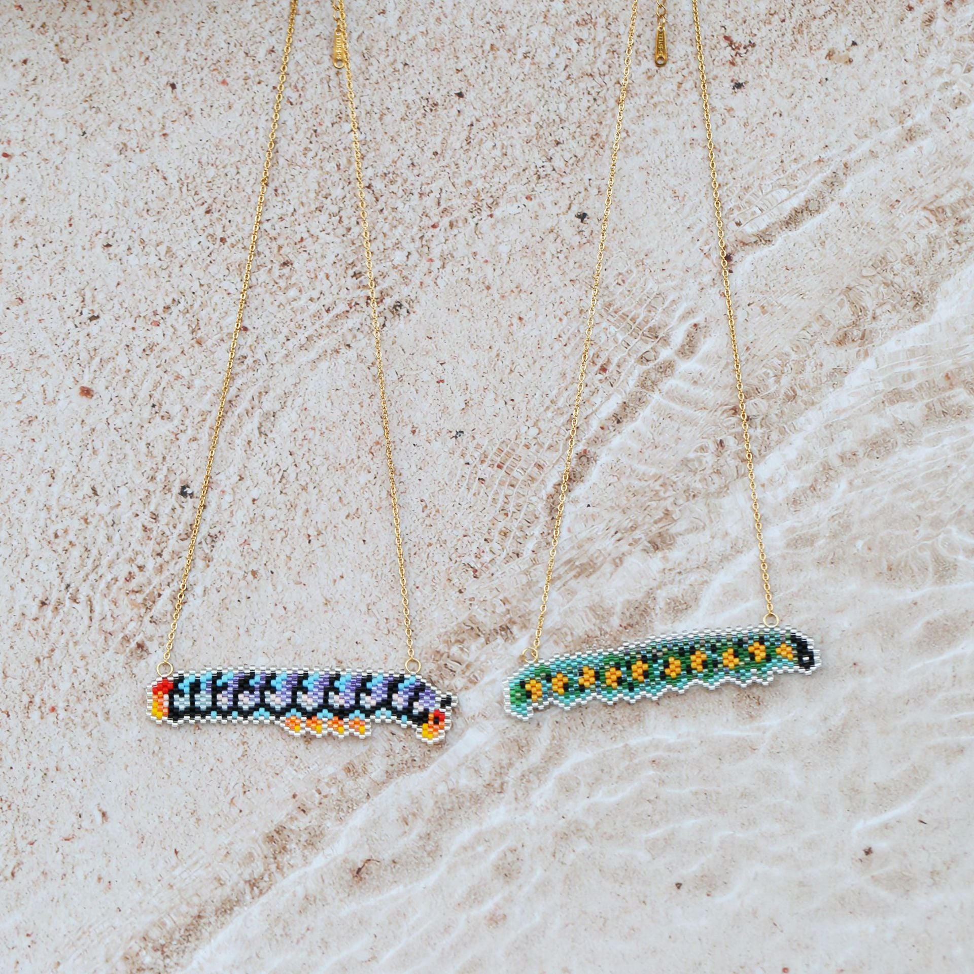 Handgestricktes Perlenhalsband