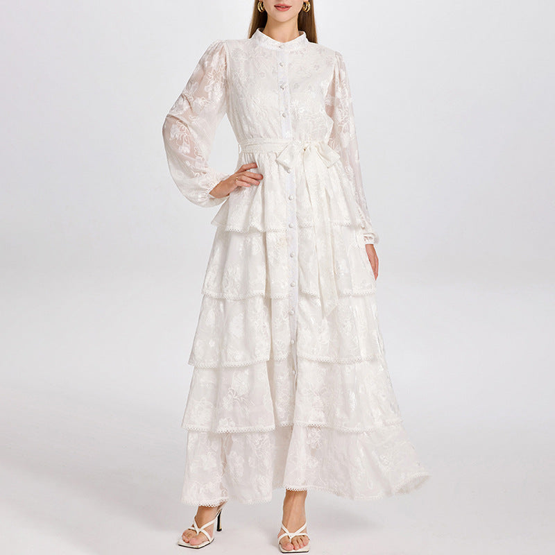 Elegantes, tailliertes Kleid mit Spitze