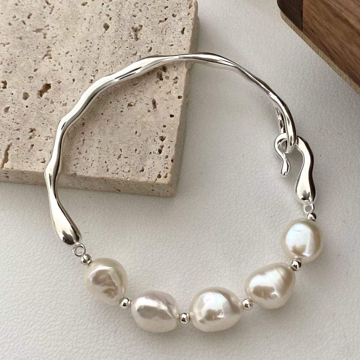 Armband mit Süsswasserperlen und Tiermotiv | LuxeStyle