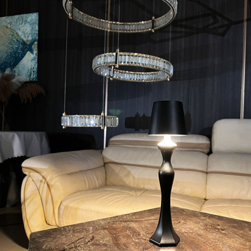 Kompakte Tischlampe Warmlicht Schwarz – Bild 5 | LuxeStyle