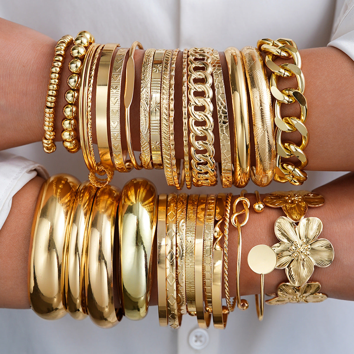 Retro-Armband mit Blumen und runden Perlen