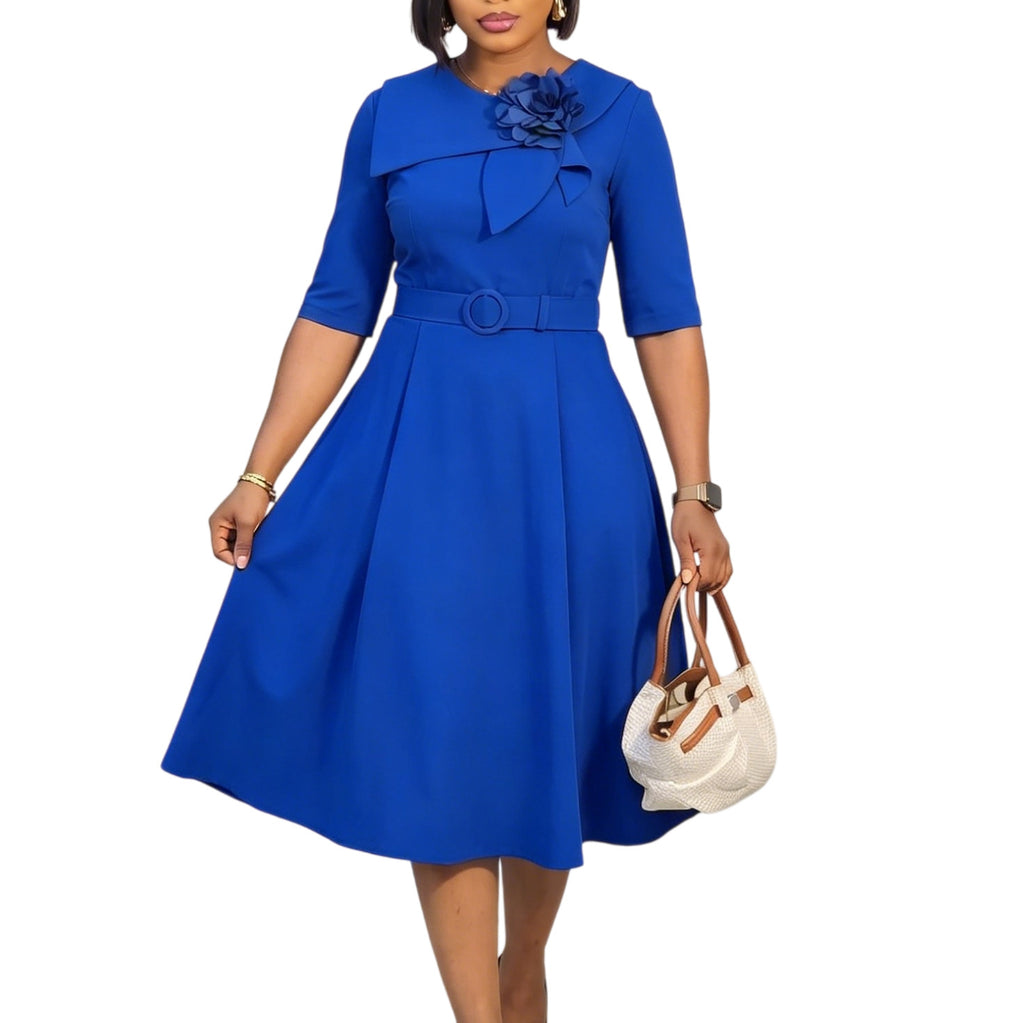 Elegantes A-Linien-Kleid mit Broschen-Gürtel