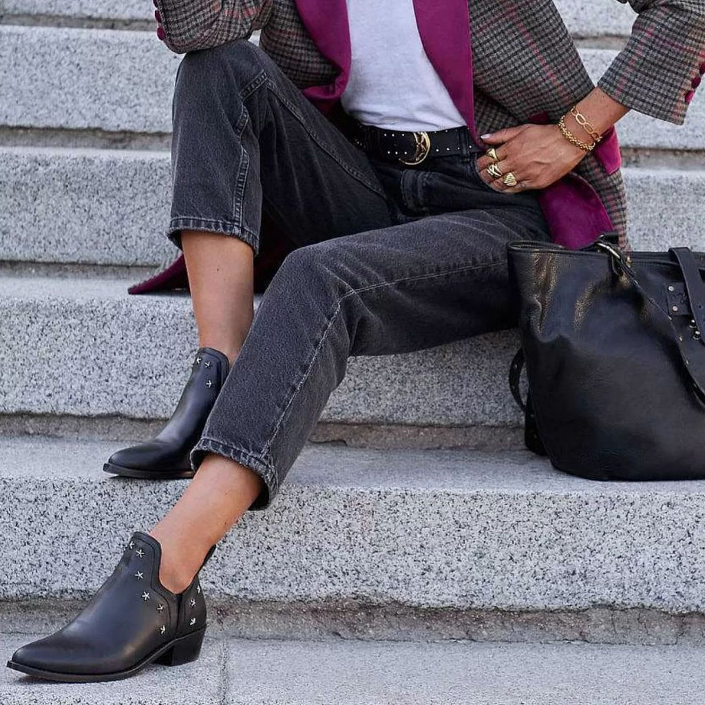 Ankle Boots mit Metallschnalle
