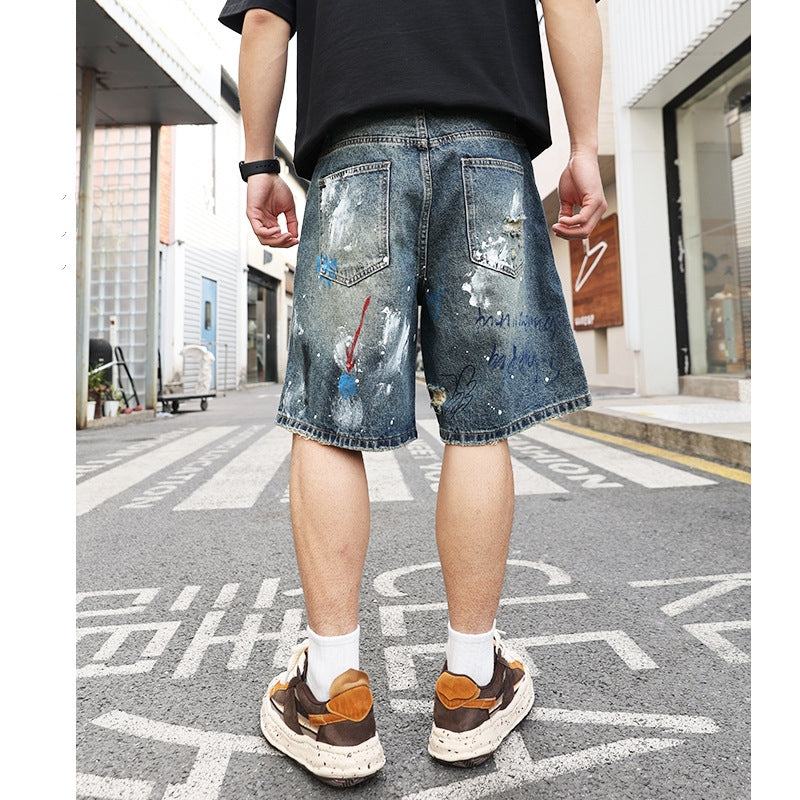 Ripped Jeans Shorts für Herren mit Graffiti