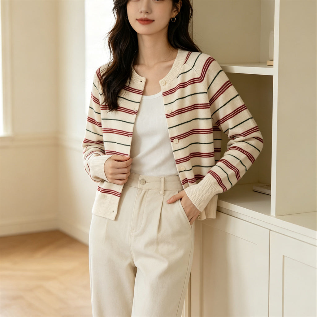 Eleganter Strickpullover mit Farbstreifen