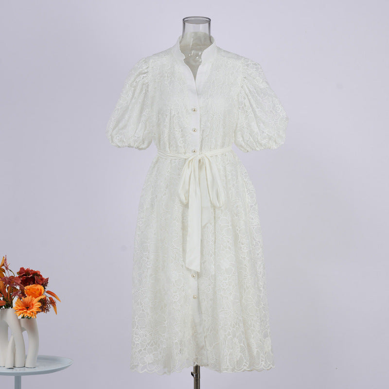 Oversized Wickelkleid mit Stickerei | LuxeStyle