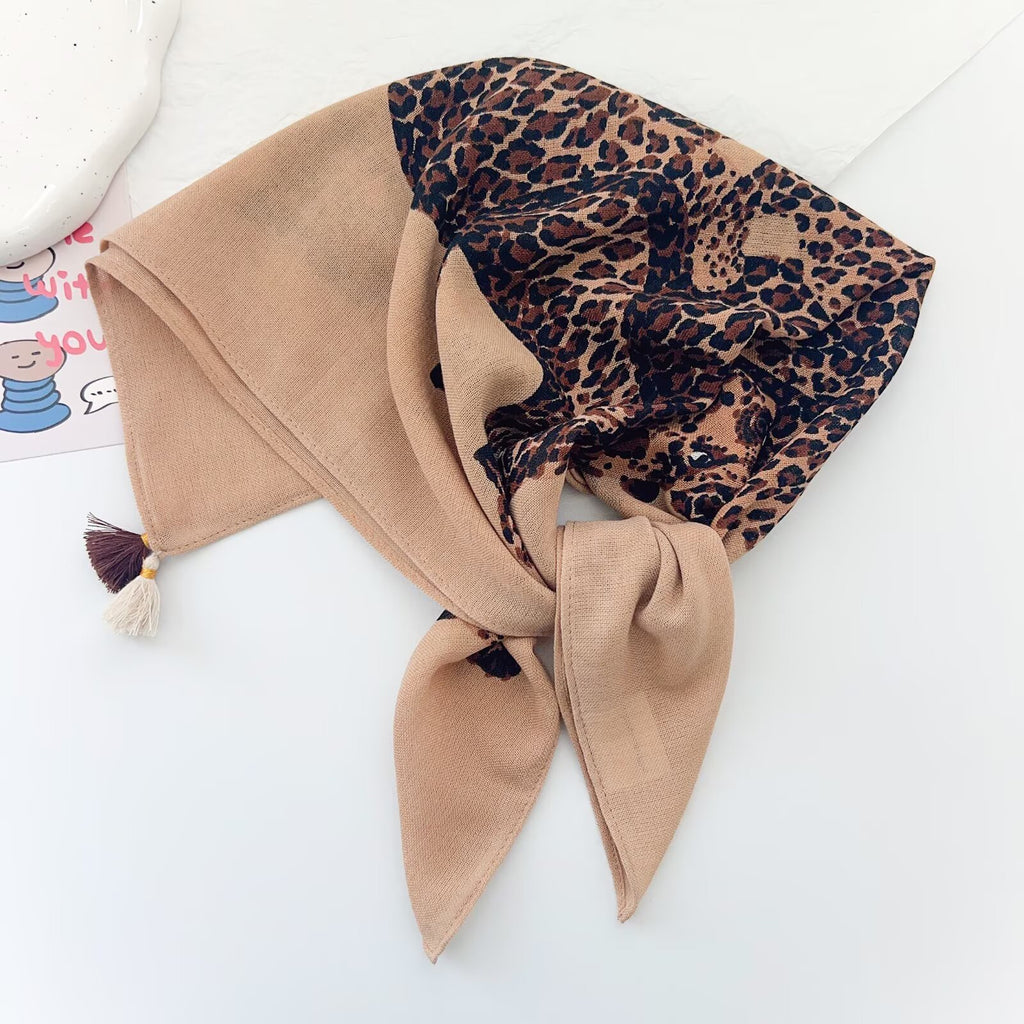 Cheetah Print Schal mit Pompons – Bild 5 | LuxeStyle