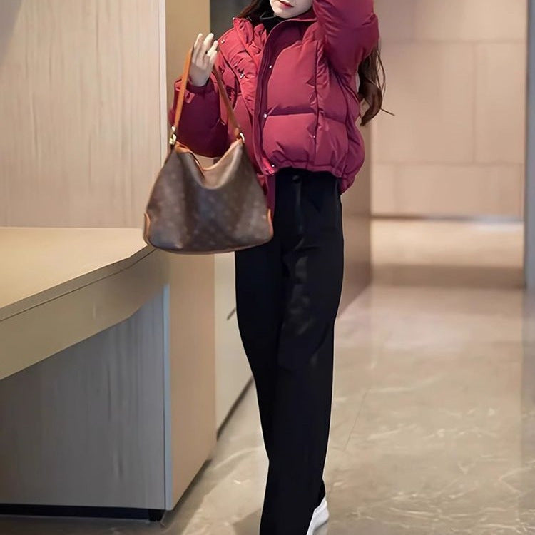 Kurze Winterjacke mit Kapuze
