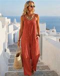 Khakifarbener weiter Jumpsuit für den Sommer