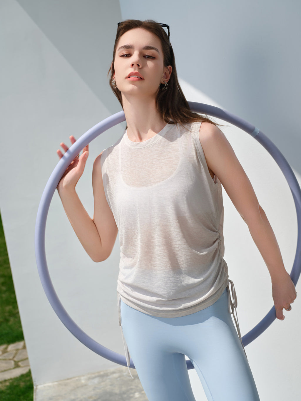 Luftiges Sporttop mit Kordelzug – Ansicht 6