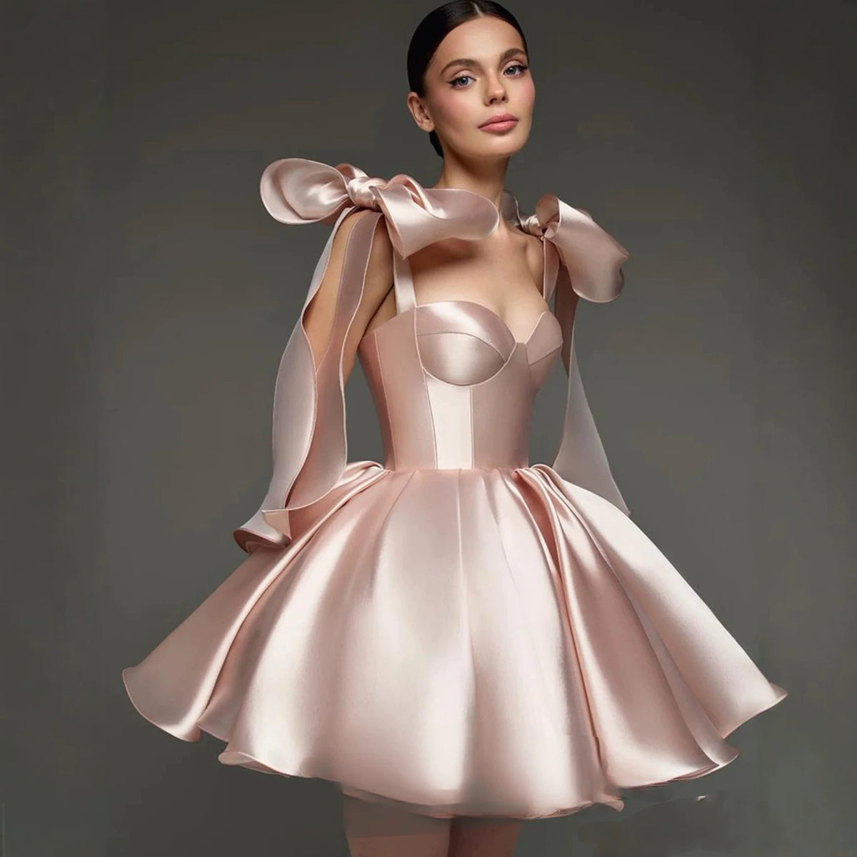 Trägerkleid mit Schleifendetail | LuxeStyle
