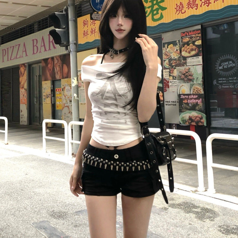 Nietengürtel im Punk-Stil