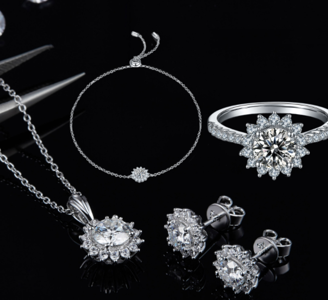 Schmuck-Set «Trio» · 925 Silber (Kette · Ohrringe · Armband)