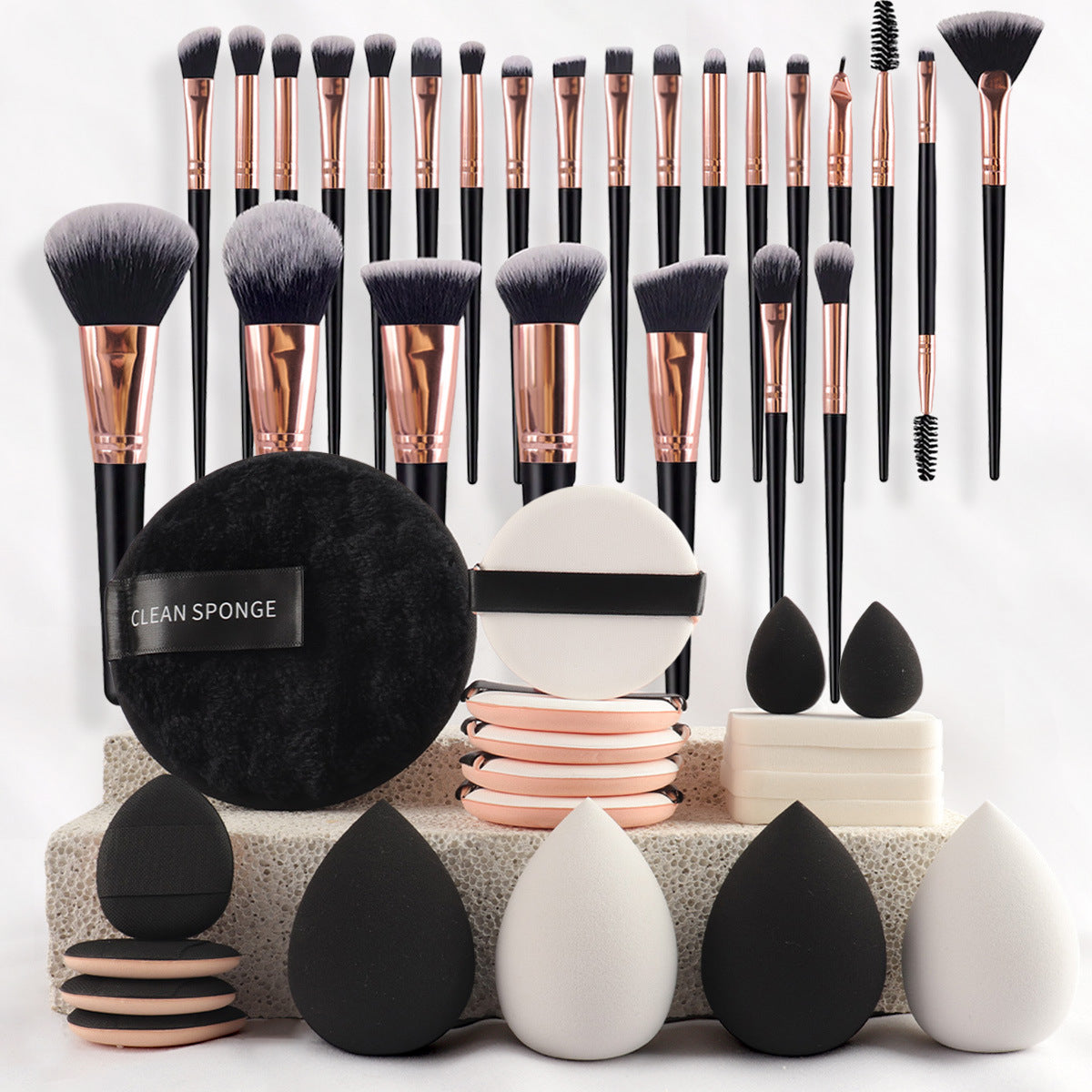 47-teilig Beauty-Set mit Pinsel & Täschchen