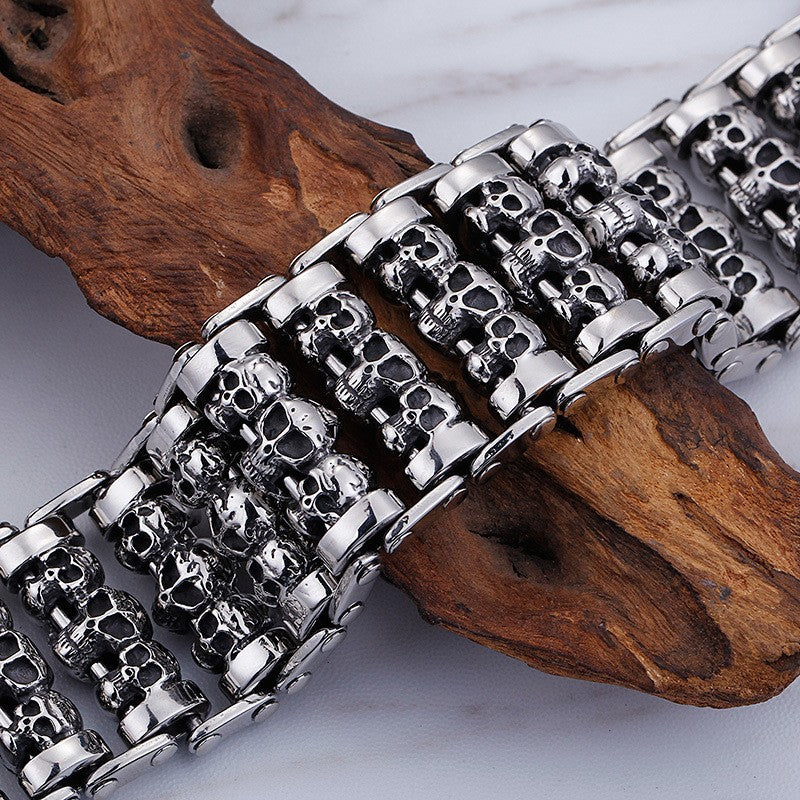 Titanstahl-Schädelarmband für Herren – Bild 2 | LuxeStyle