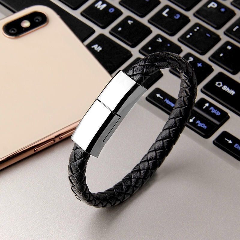 Lederarmband mit USB-C-Ladekabel