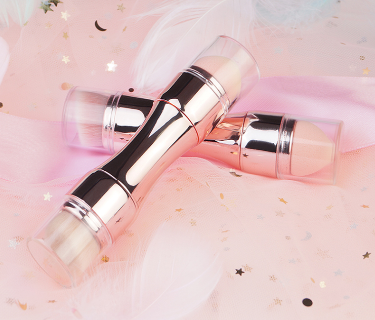 4-in-1 Multifunktionaler Beauty-Pinsel – Bild 5 | LuxeStyle