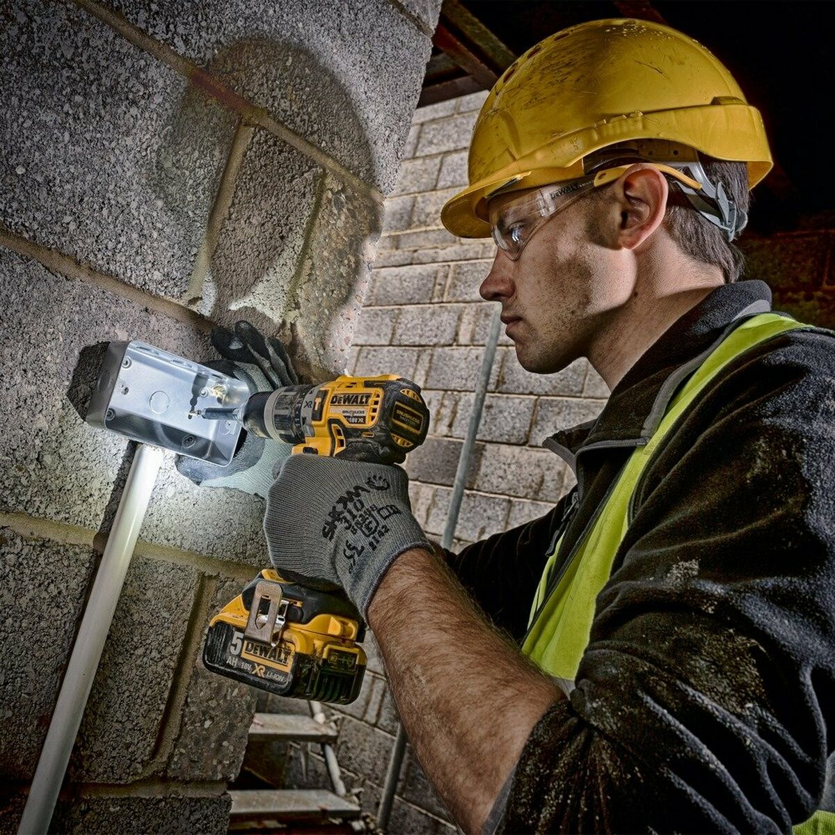Elektrischer Schraubendreher Dewalt DCK266P2T 400 W
