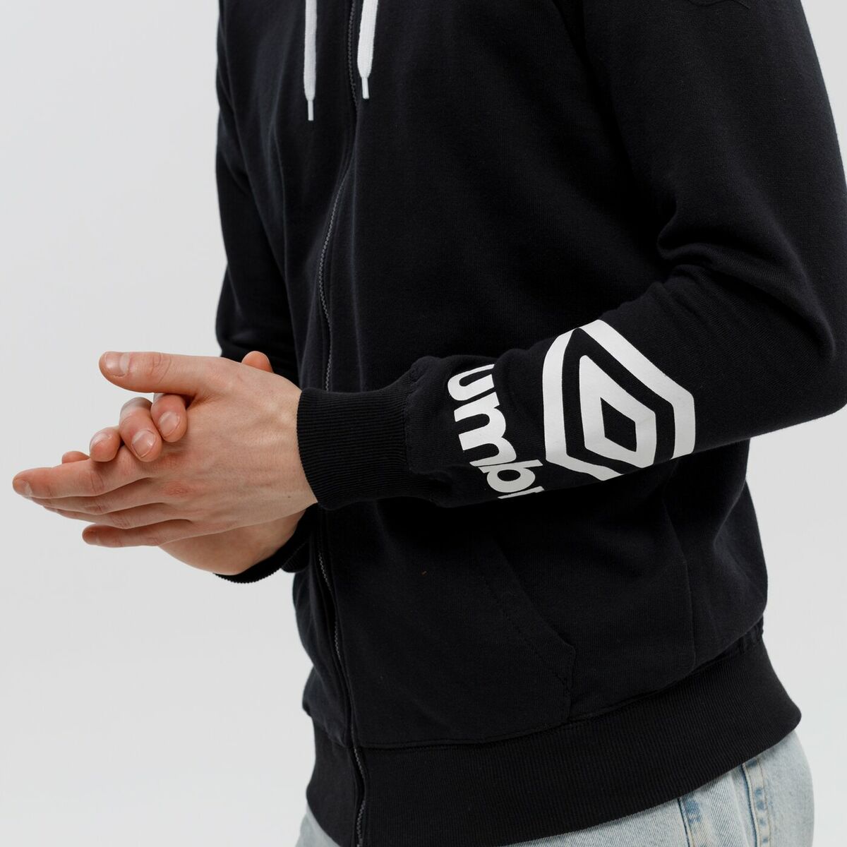 Herren Sweater mit Kapuze FW TERRACE ZIP HOODIE Umbro 66063U 060 Schwarz – LuxeStyle Schweiz